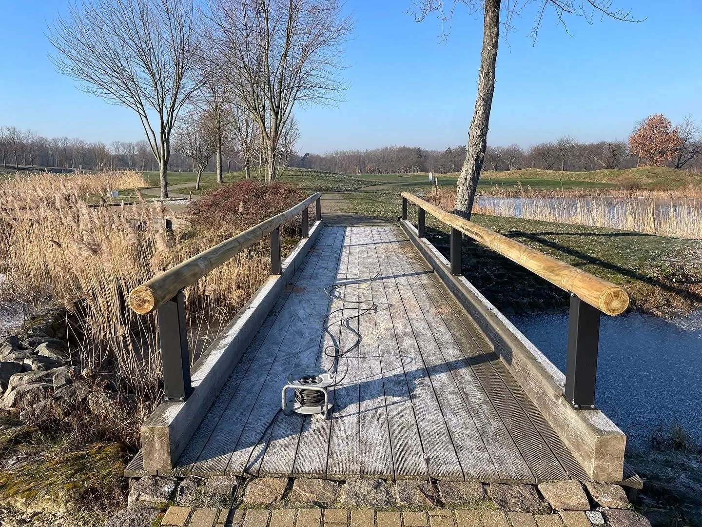 Holzbau-Konstruktion im Aufbau